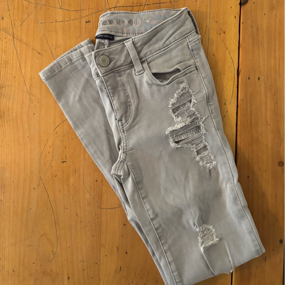 American Eagle Light Gray Distressed Skinny Jeans/Jeggings